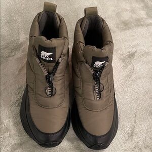 Sorel Women’s Tan and Black Quilted Boots